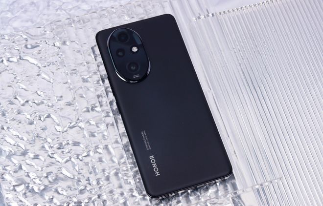 1444元的荣耀200清仓值不值得冲？我来讲点实话