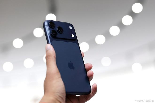 别再当冤种！2025公认诚意机：苹果红米荣耀iqoo闭眼入不亏(图4)